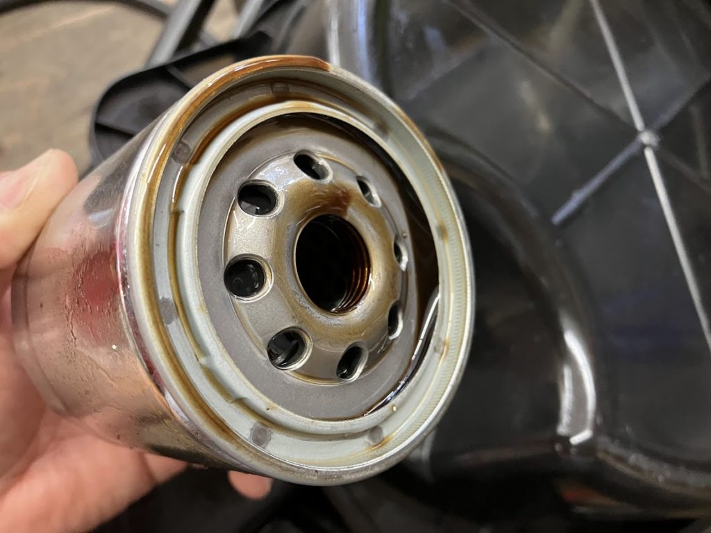 ハーレーのオイルエレメント交換