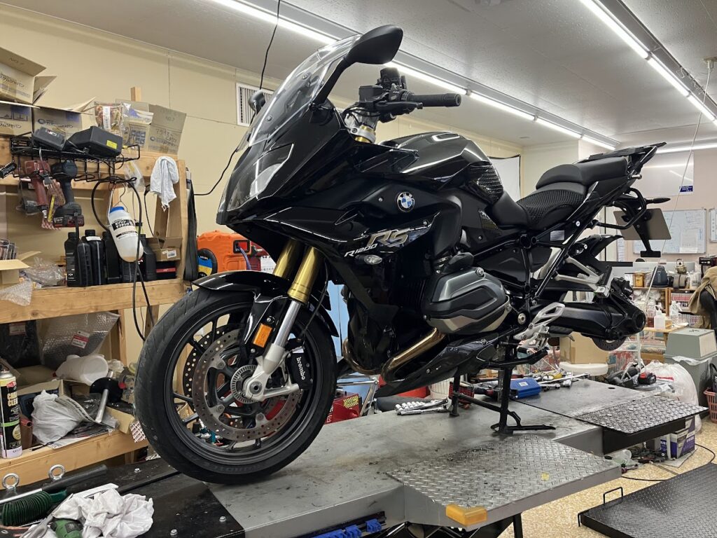 R1200RSの持込タイヤ交換