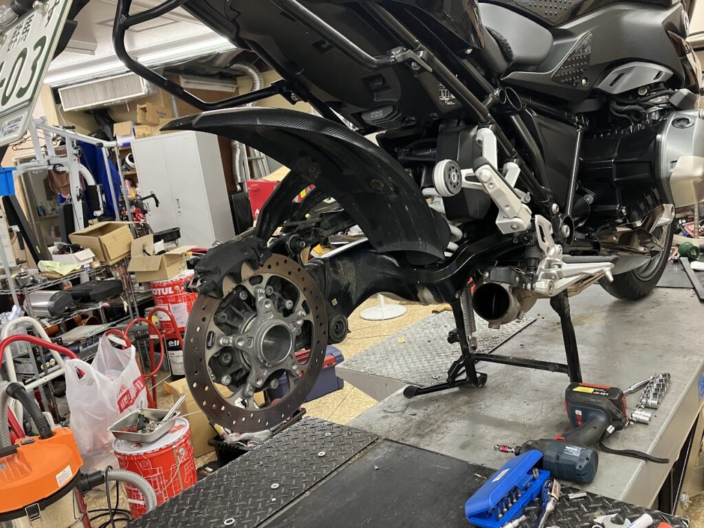 R1200RSの持込タイヤ交換