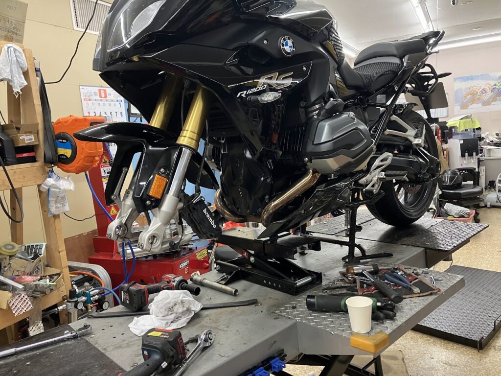 R1200RSの持込タイヤ交換