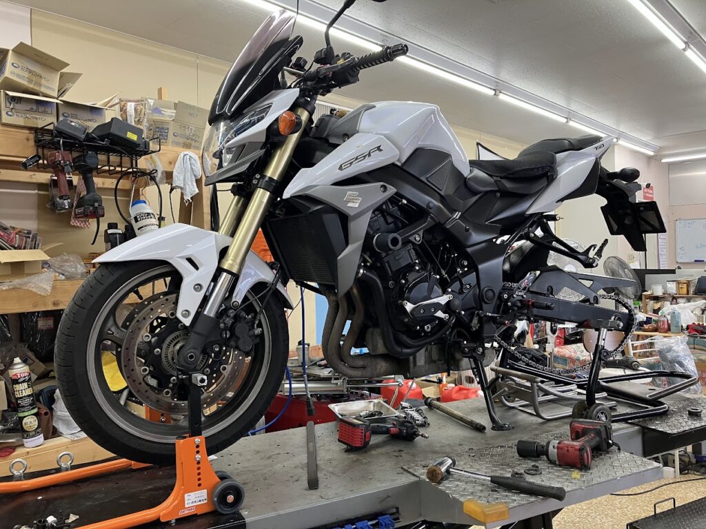 GSR750のバイクタイヤ交換