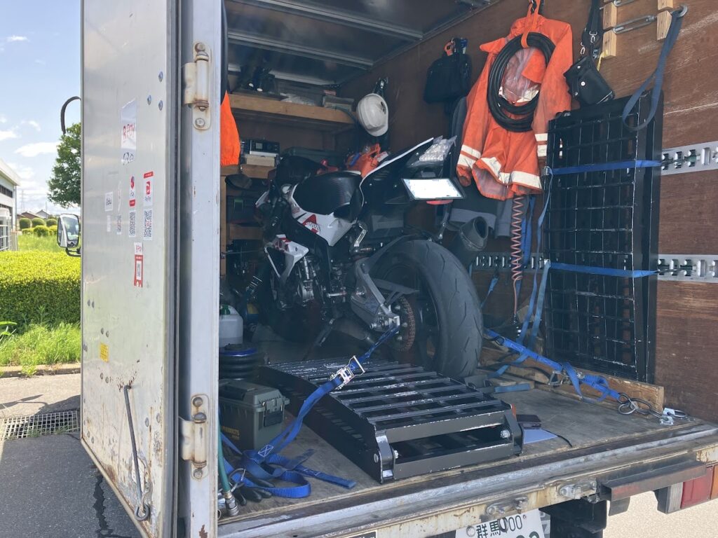 BMW S1000RRのバイク車検