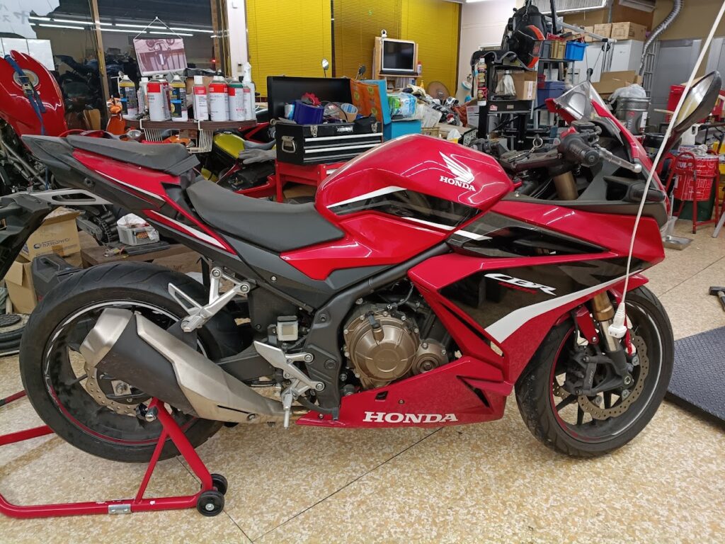 バイクのタイヤパンクで内面修理