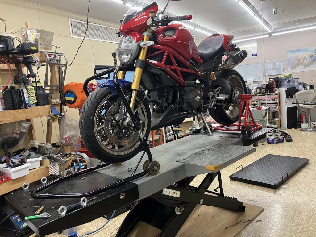 モンスター1100の持込タイヤ交換