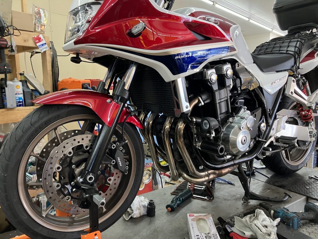 CB13004スーパーボルドールの持込タイヤ交換