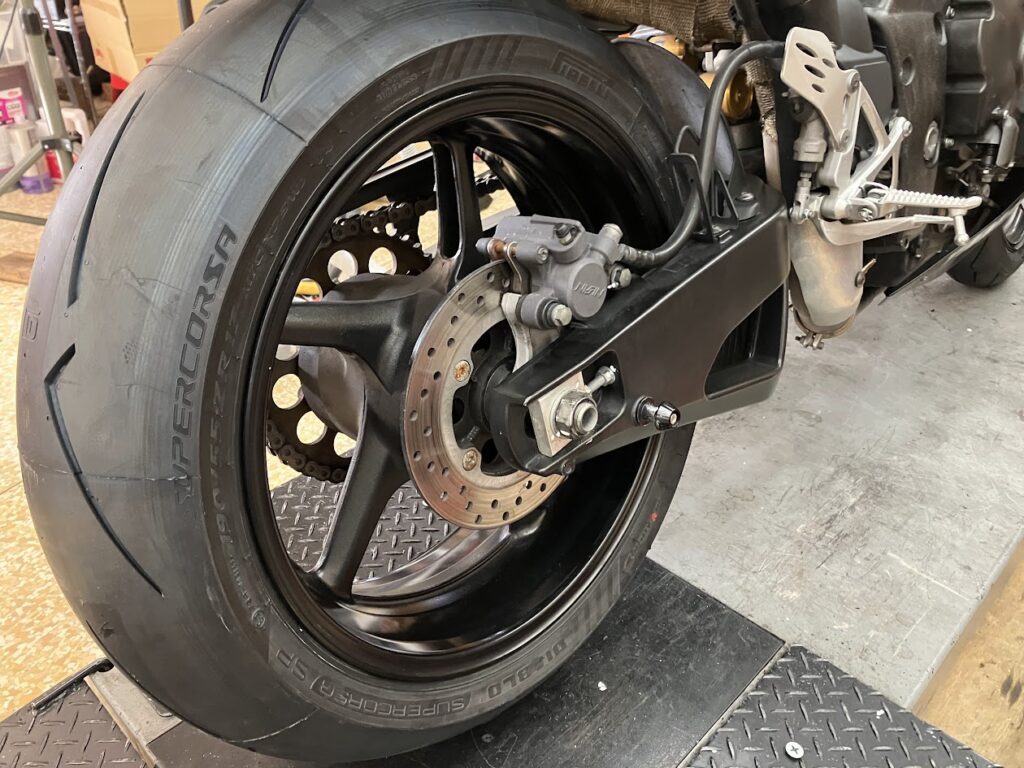 YZF-R1の持込タイヤ交換