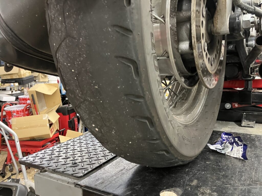バルカン1500バイク持ち込みタイヤ交換