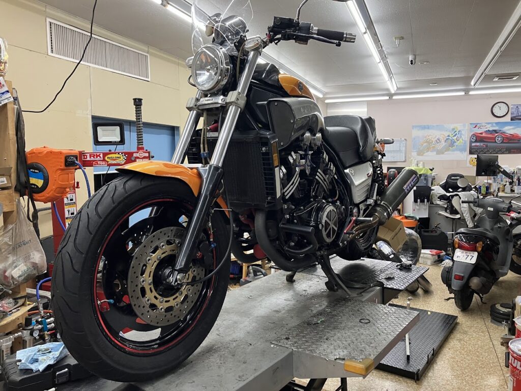 前後タイヤ交換が完成したヤマハV-MAX1200