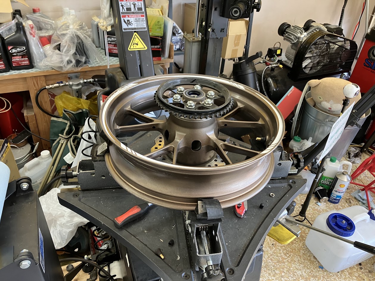 CB125のバイクタイヤ交換