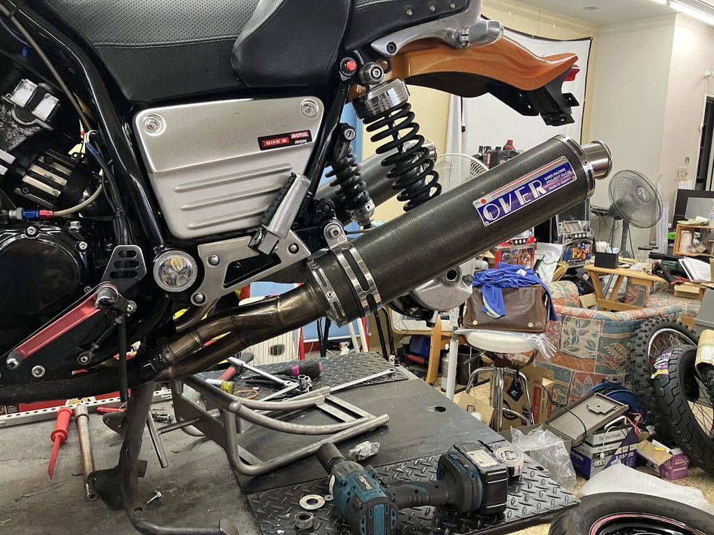 V-MAX1200のタイヤ交換